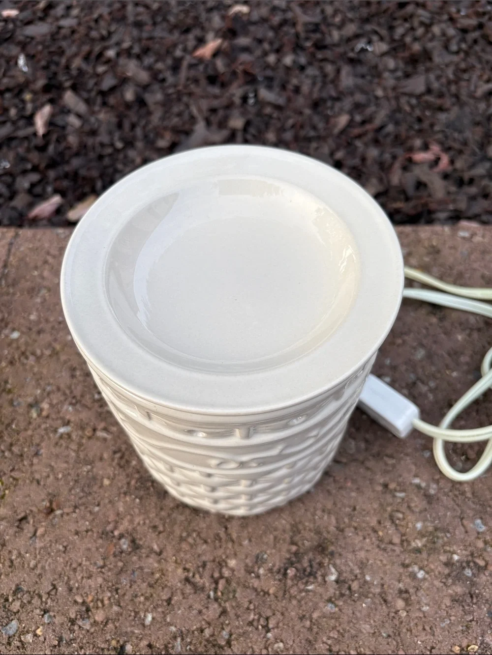 Ivory Ceramic Electric Wax Warmer with Woven Scroll Detail
